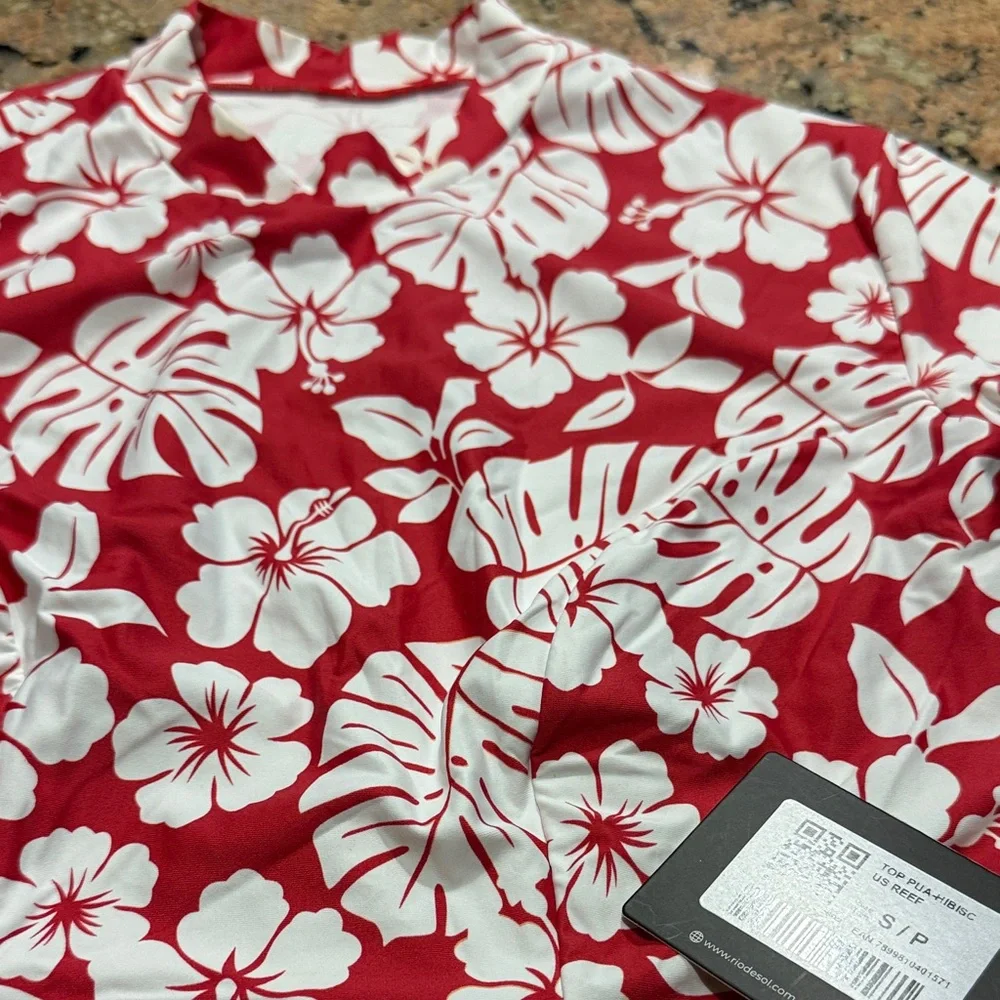 NWT Rio de Sol Top Pua Hibiscus Reef Tropical Floral Long Sleeve Swim Coverup S